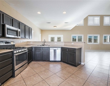 2921 Bayliner Avenue - Photo Thumbnail 7