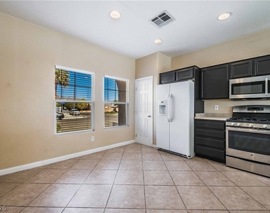 2921 Bayliner Avenue - Photo Thumbnail 9