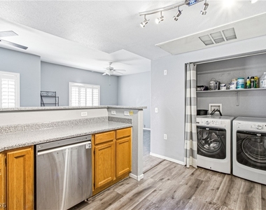 3400 Cabana Drive - Photo Thumbnail 6