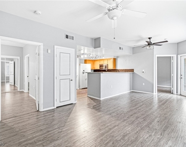 3400 Cabana Drive - Photo Thumbnail 4