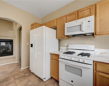 323 Jolly January Avenue - Photo Thumbnail 13