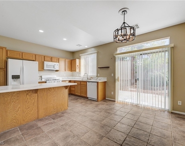 323 Jolly January Avenue - Photo Thumbnail 7