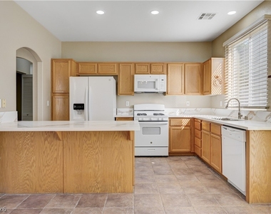 323 Jolly January Avenue - Photo Thumbnail 10