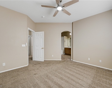 323 Jolly January Avenue - Photo Thumbnail 20