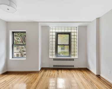 113 East 31st Street - Photo Thumbnail 2
