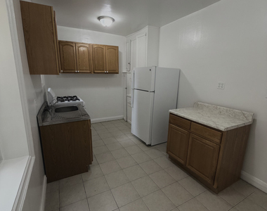 35th ave - Photo Thumbnail 7