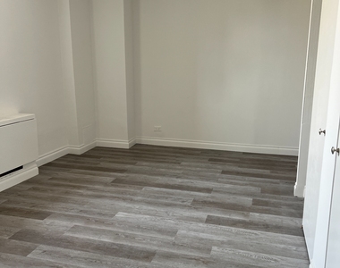 West 34th Street - Photo Thumbnail 8