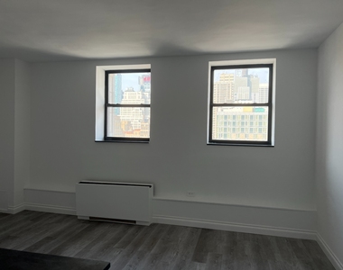 West 34th Street - Photo Thumbnail 5