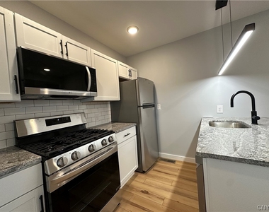 129 Charles Ave - Photo Thumbnail 12