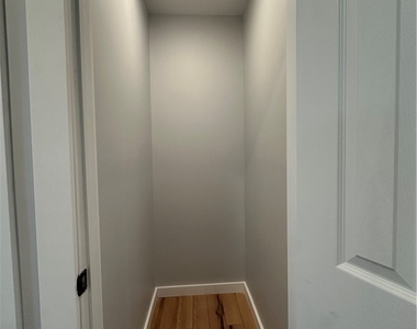 129 Charles Ave - Photo Thumbnail 23