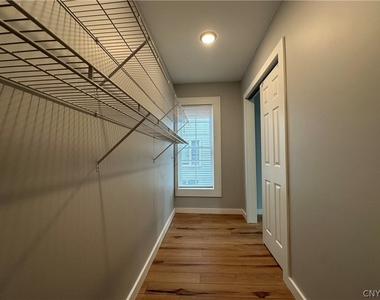 129 Charles Ave - Photo Thumbnail 7
