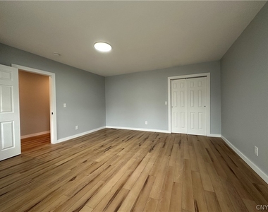 129 Charles Ave - Photo Thumbnail 20
