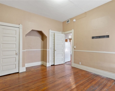 319 N Salina Street - Photo Thumbnail 34