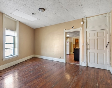 319 N Salina Street - Photo Thumbnail 23