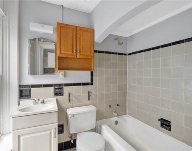 319 N Salina Street - Photo Thumbnail 11