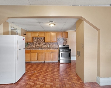 319 N Salina Street - Photo Thumbnail 30