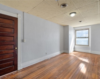 319 N Salina Street - Photo Thumbnail 20