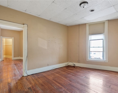 319 N Salina Street - Photo Thumbnail 22