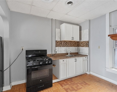 319 N Salina Street - Photo Thumbnail 6