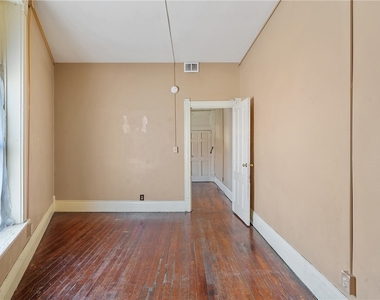 319 N Salina Street - Photo Thumbnail 25