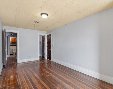 319 N Salina Street - Photo Thumbnail 21
