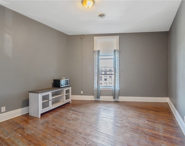 319 N Salina Street - Photo Thumbnail 36