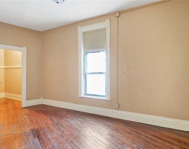 319 N Salina Street - Photo Thumbnail 24