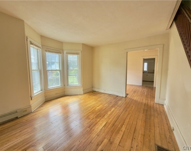 21 Virginia Street - Photo Thumbnail 4