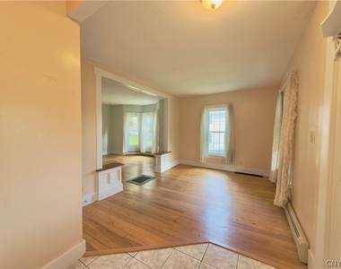 21 Virginia Street - Photo Thumbnail 4