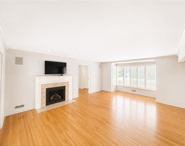 20 Briar Patch Road - Photo Thumbnail 6