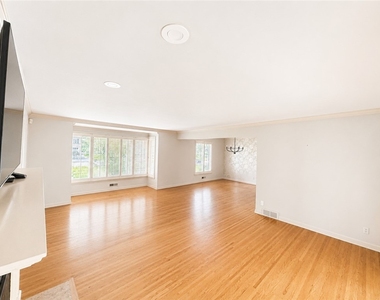 20 Briar Patch Road - Photo Thumbnail 5