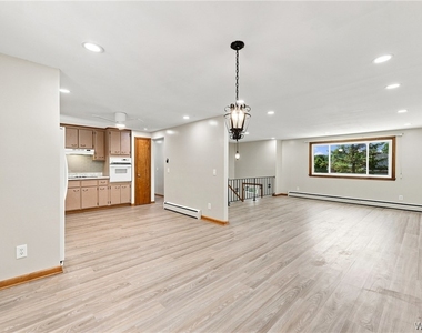35 Tomcyn Drive - Photo Thumbnail 9