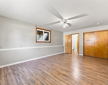 35 Tomcyn Drive - Photo Thumbnail 24
