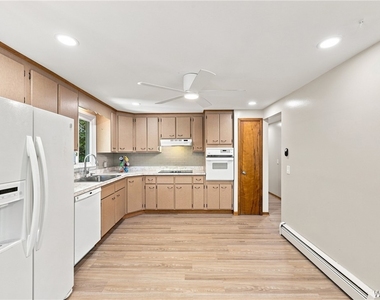 35 Tomcyn Drive - Photo Thumbnail 11