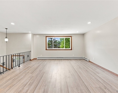 35 Tomcyn Drive - Photo Thumbnail 2