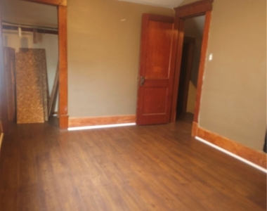 733 Norfolk Avenue - Photo Thumbnail 5
