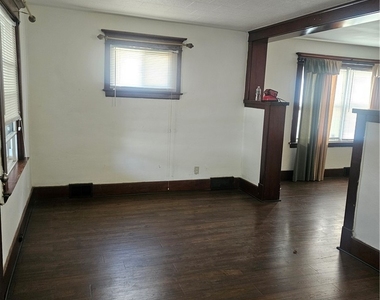 733 Norfolk Avenue - Photo Thumbnail 3