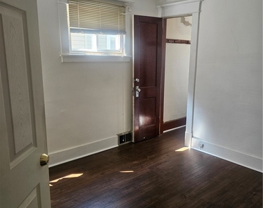 733 Norfolk Avenue - Photo Thumbnail 4