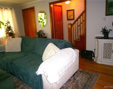 6 Maple Street - Photo Thumbnail 10