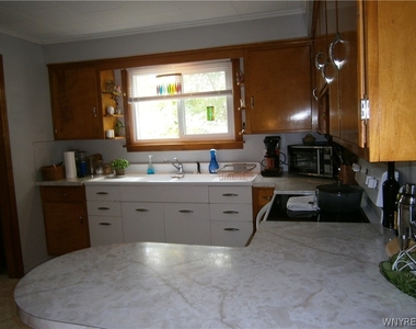 6 Maple Street - Photo Thumbnail 7