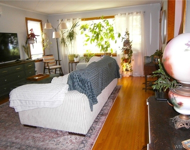 6 Maple Street - Photo Thumbnail 8