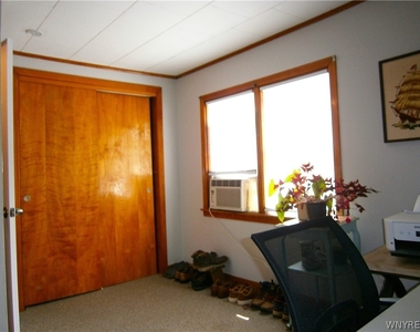 6 Maple Street - Photo Thumbnail 17