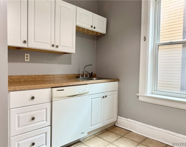 246 Bryant Street - Photo Thumbnail 6