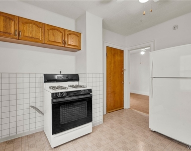 238 Saranac Avenue - Photo Thumbnail 13