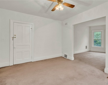 238 Saranac Avenue - Photo Thumbnail 6