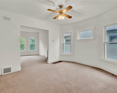 238 Saranac Avenue - Photo Thumbnail 5