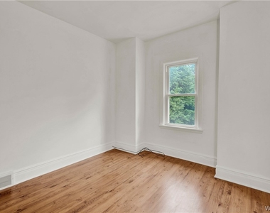 238 Saranac Avenue - Photo Thumbnail 20