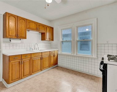238 Saranac Avenue - Photo Thumbnail 12