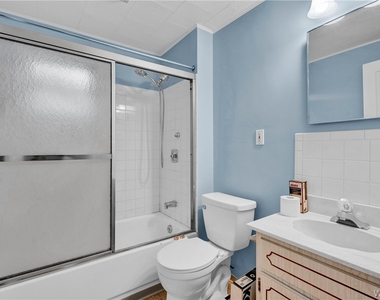 238 Saranac Avenue - Photo Thumbnail 8