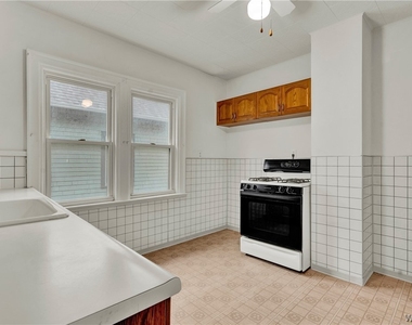 238 Saranac Avenue - Photo Thumbnail 10